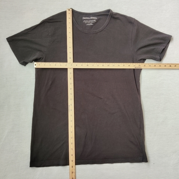 JACK and Jones black minimalist shirt sleeve t-shirt size XL - Picture 3 of 4